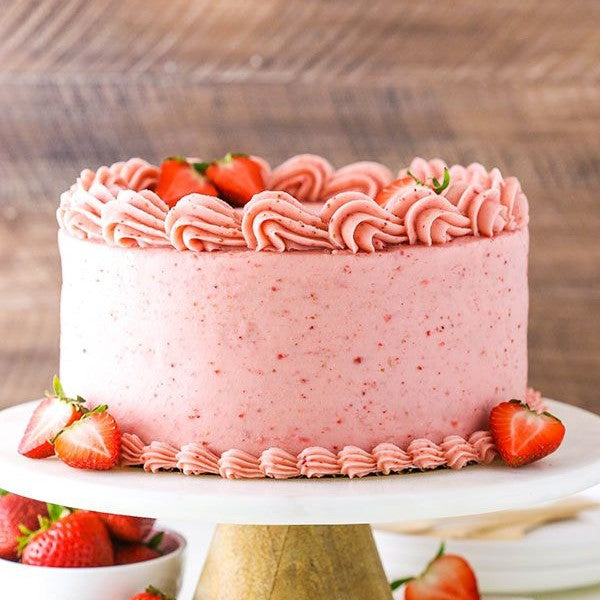 Klassisk jordgubbstårta