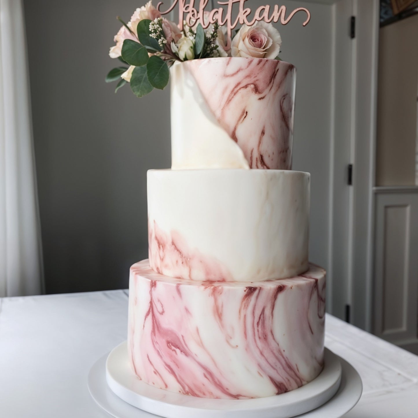Wedding cake with pink design